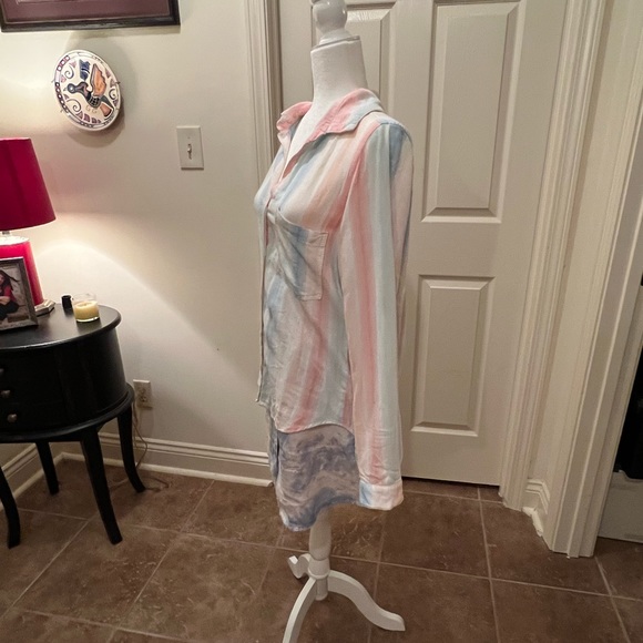 Shirt and skirt set. - Picture 2 of 6